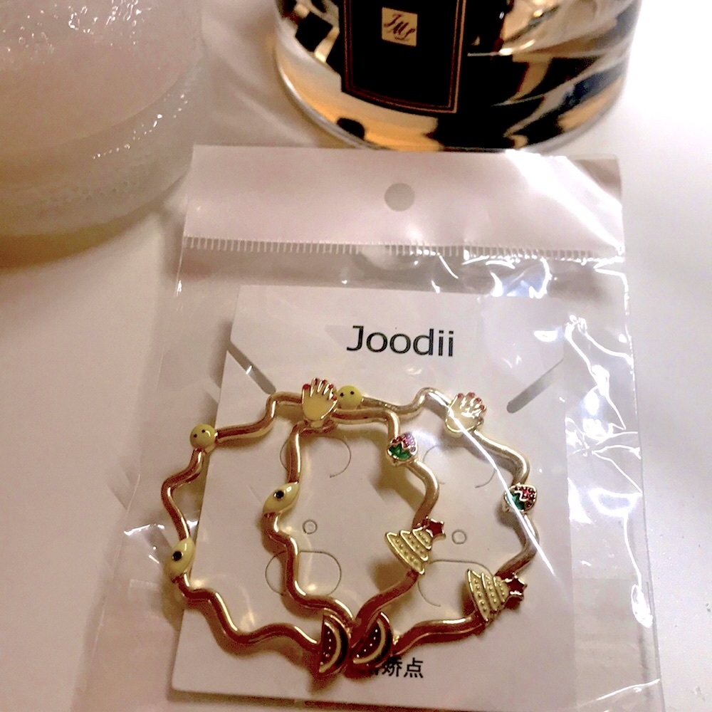 Brand New Cute Earrings With Sliver Needles